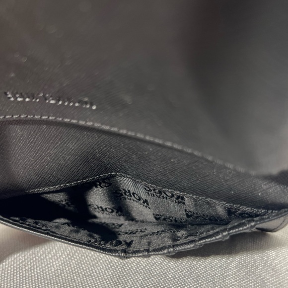 Micheal Kors wristlet/ wallet black 6 3/4 x 1 x 3 1/2 - Picture 6 of 12